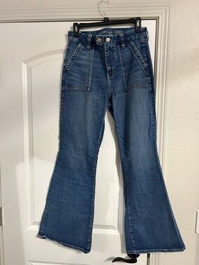 American Eagle Outfitters Curvy Super High-Rise Flare Jeans - Medium Blue